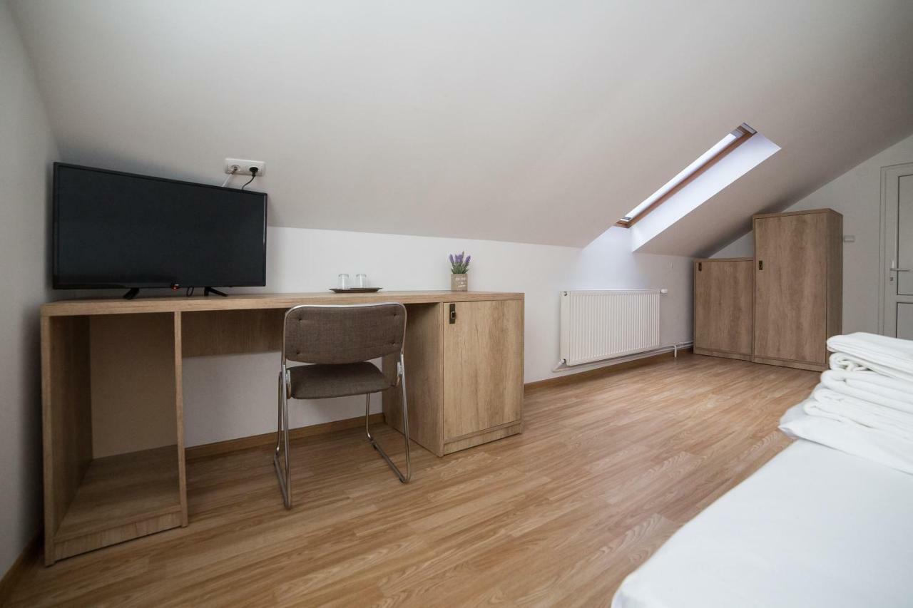 Casa Burduhos Hotel Câmpulung Moldovenesc Eksteriør billede