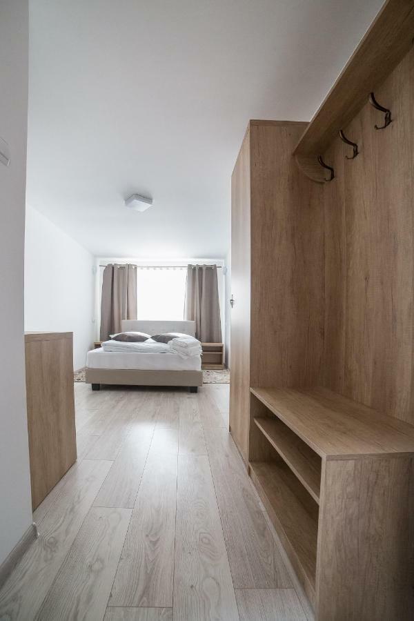 Casa Burduhos Hotel Câmpulung Moldovenesc Eksteriør billede