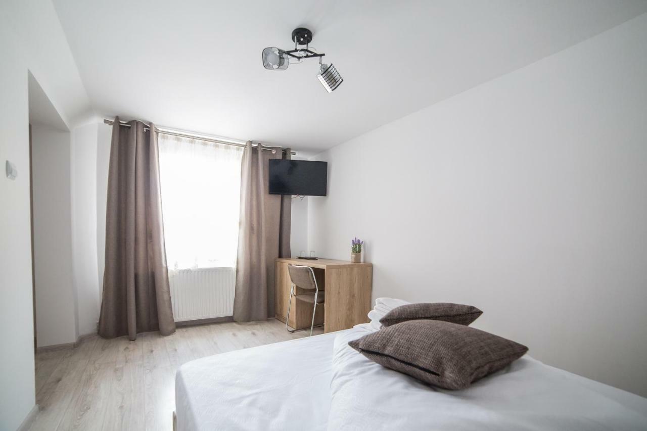 Casa Burduhos Hotel Câmpulung Moldovenesc Eksteriør billede